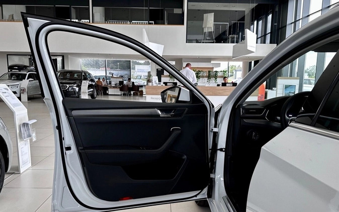 Skoda Superb cena 185290 przebieg: 4, rok produkcji 2024 z Opole małe 79